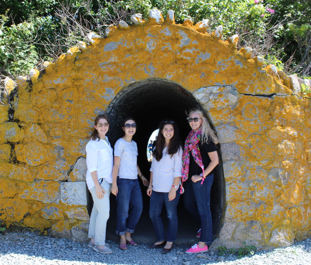 newport-ootd-friends